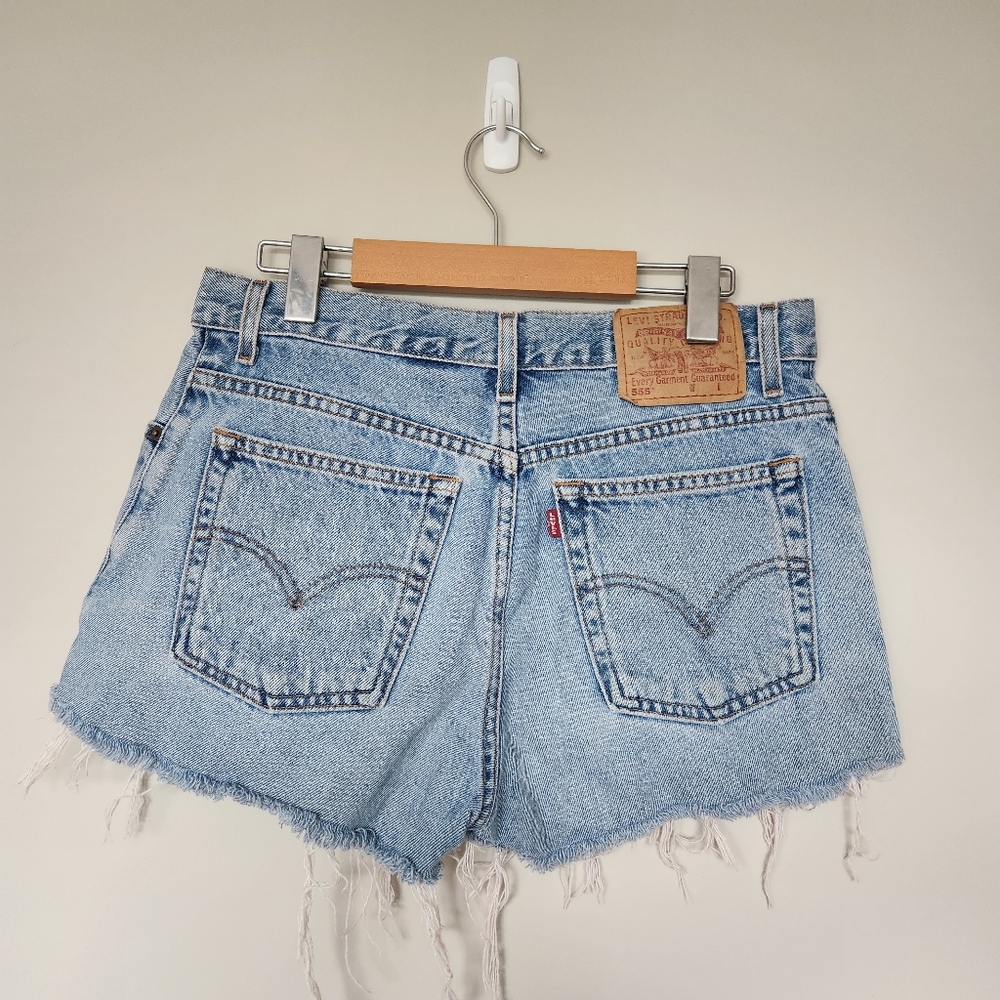 Levi's 555 Guy's Fit Light Wash Denim Shorts 8